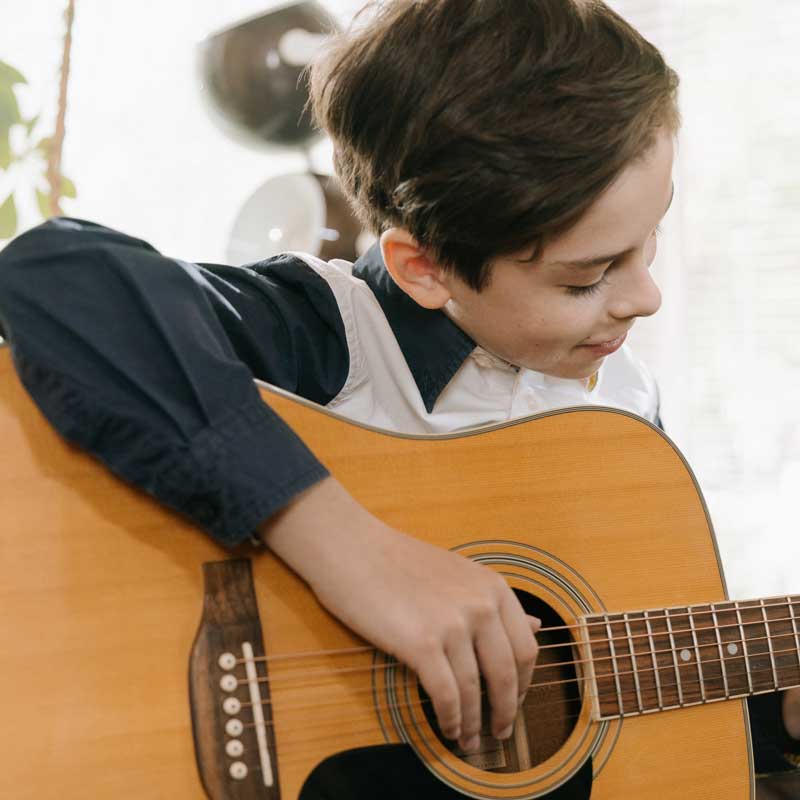 affordable guitar lessons for kids in Santa Ana