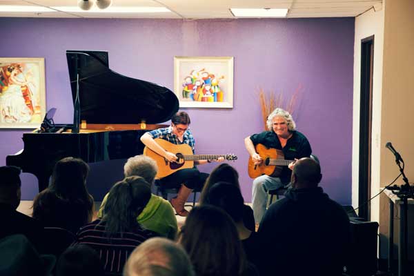 Guitar lessons at OC Musica
