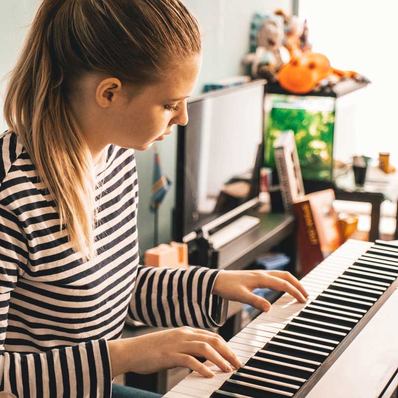 easy piano learning for teens in Santa Ana